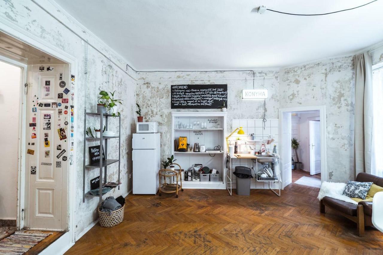 A Szoba Apartman Печ Екстер'єр фото
