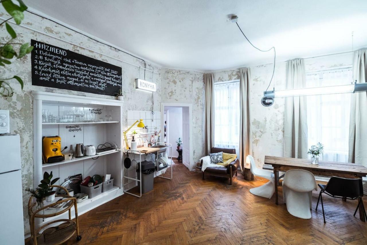 A Szoba Apartman Печ Екстер'єр фото